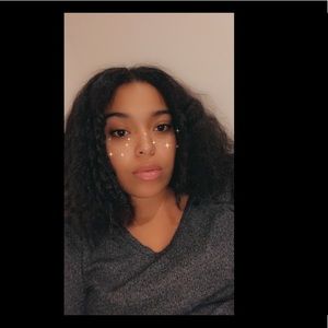 Meet your Posher, Olivia